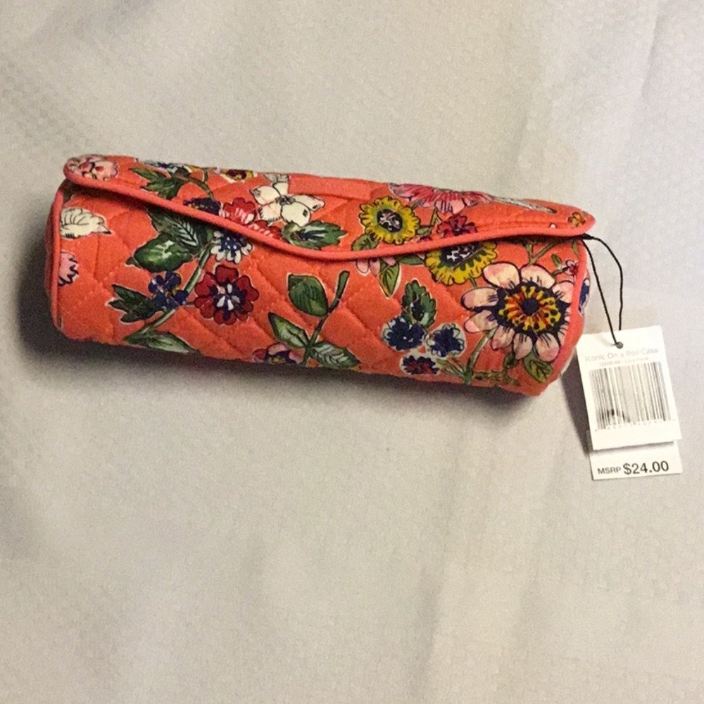 NWT VERA BRADLEY on the roll case